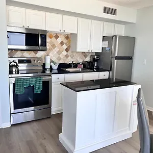 Amazing Panoramic View And The Beautiful Sunset Apartment